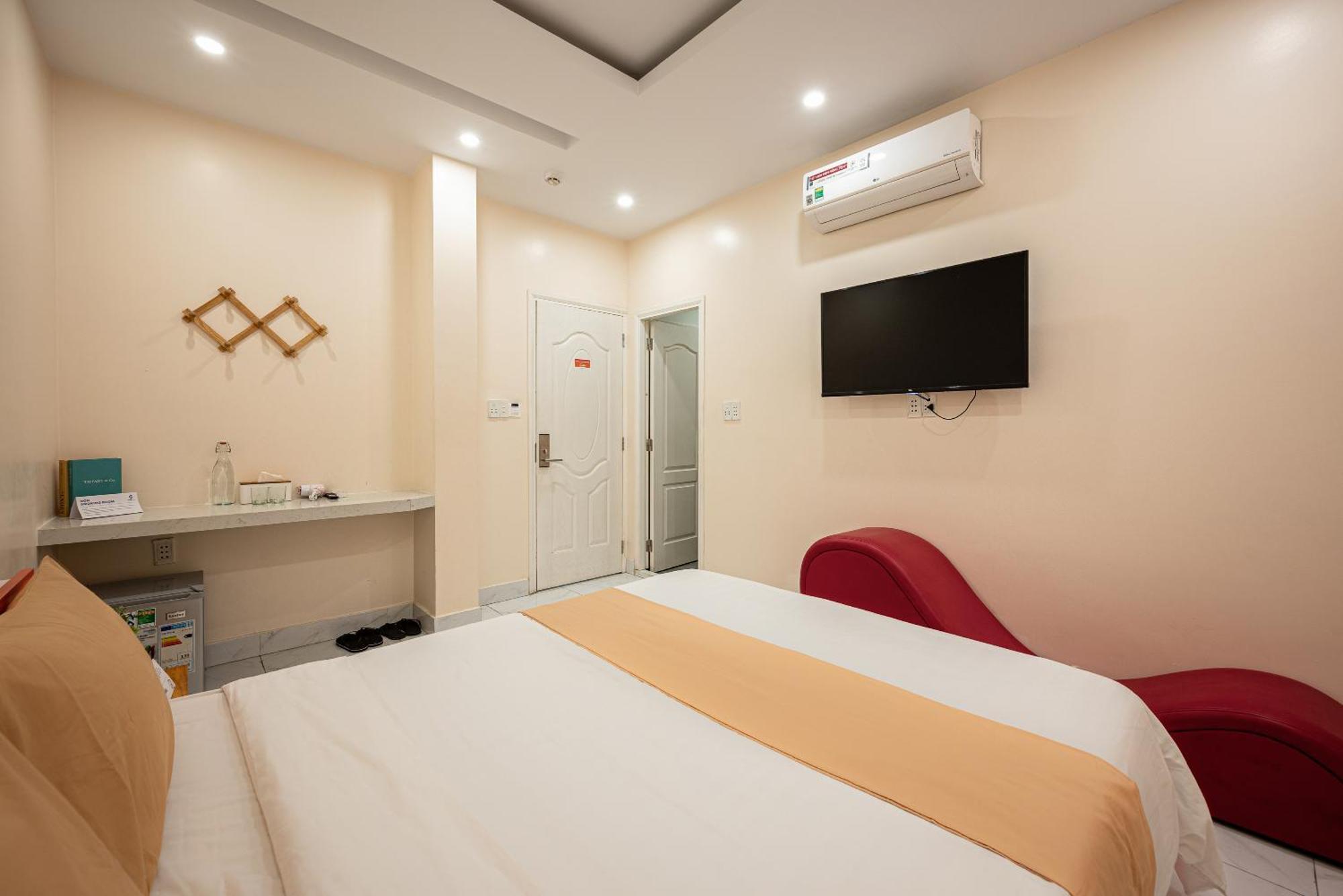 Joy In By Cozrum Ho Chi Minh City Exterior photo